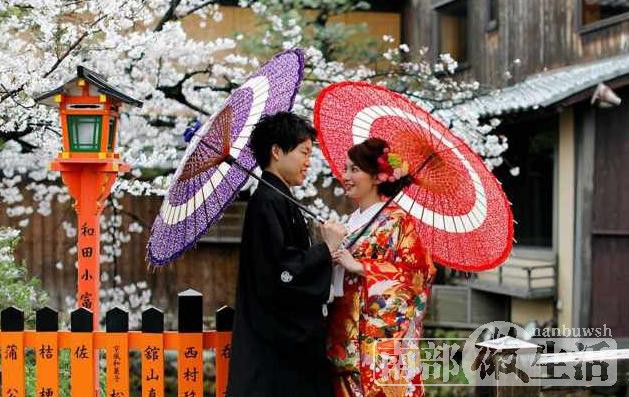为什么中国人到日本工作，不到一年就娶了当地女生？原因很现实
