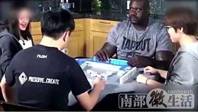 被严重“汉化”的NBA球星！奥尼尔打麻将，穆大叔吃饭很像中国人