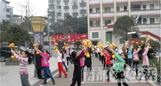 蓬安县实验小学：积极筹备 喜迎春节