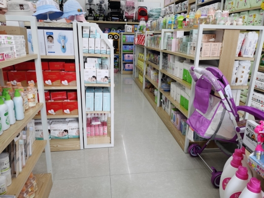 南部县妇幼保健院旁某孕婴店低价急转